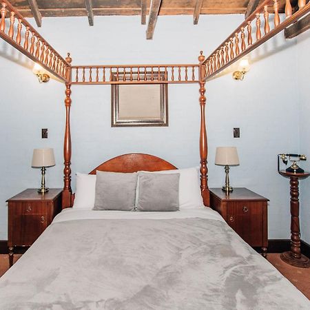 Settlers Hotel York Room photo