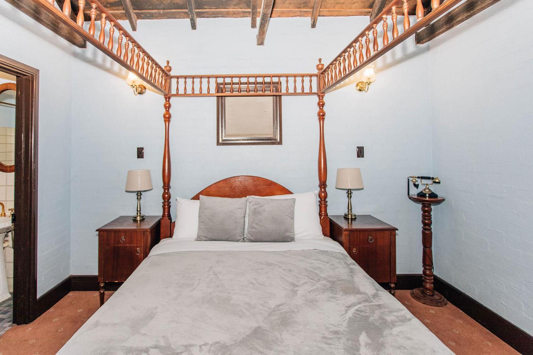 Settlers Hotel York Room photo